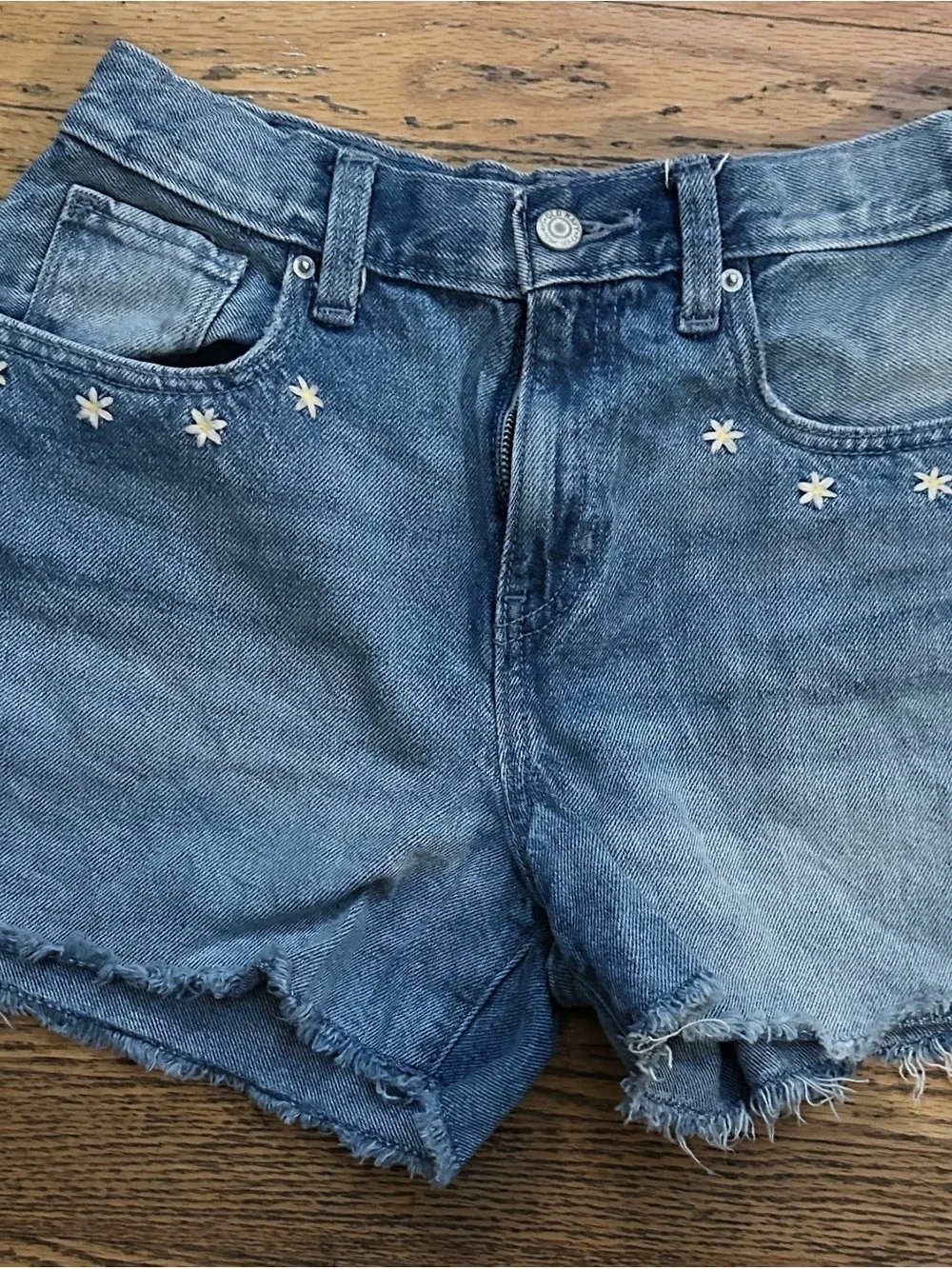 6 pair of Old Navy Frayed Hem Denim Shorts